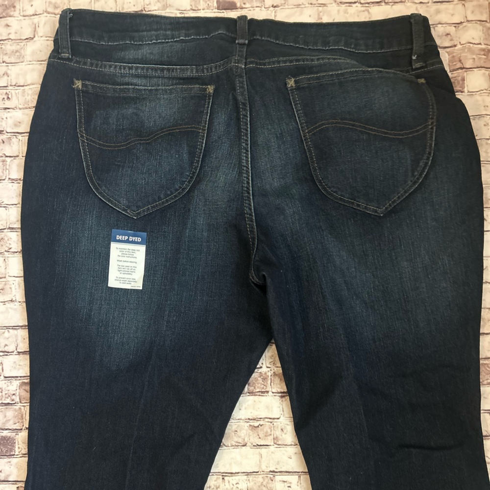 Women’s Lee Riders Mid Rise Boot Cut Jeans - Picture 3 of 3